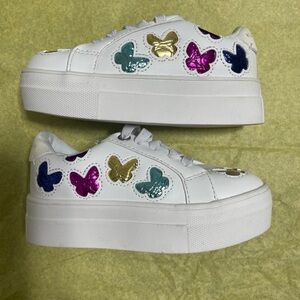 Kurt Geiger - very popular designer’s girls shoes NEW in Size 7 T. 🔥❤️🔥